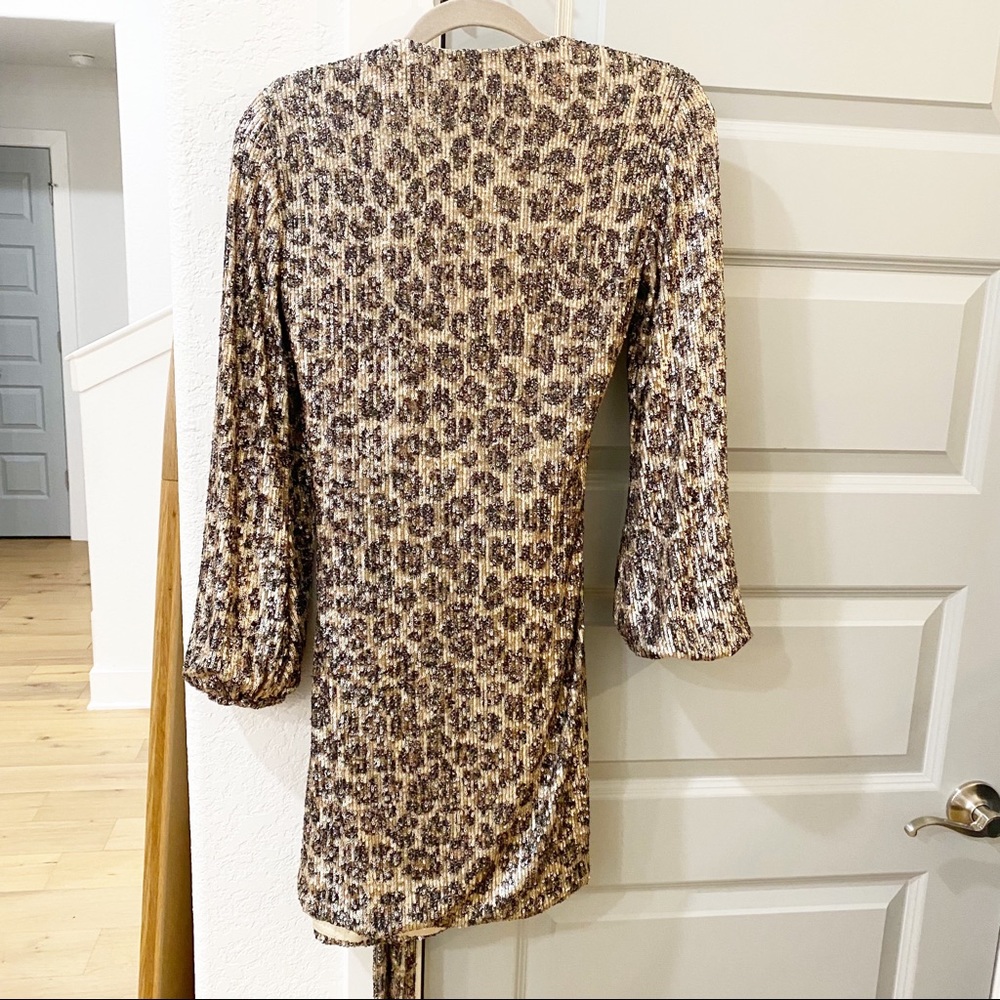 NWT Gianni Bini Leopard Sequin Wrap Dress - Picture 4 of 6